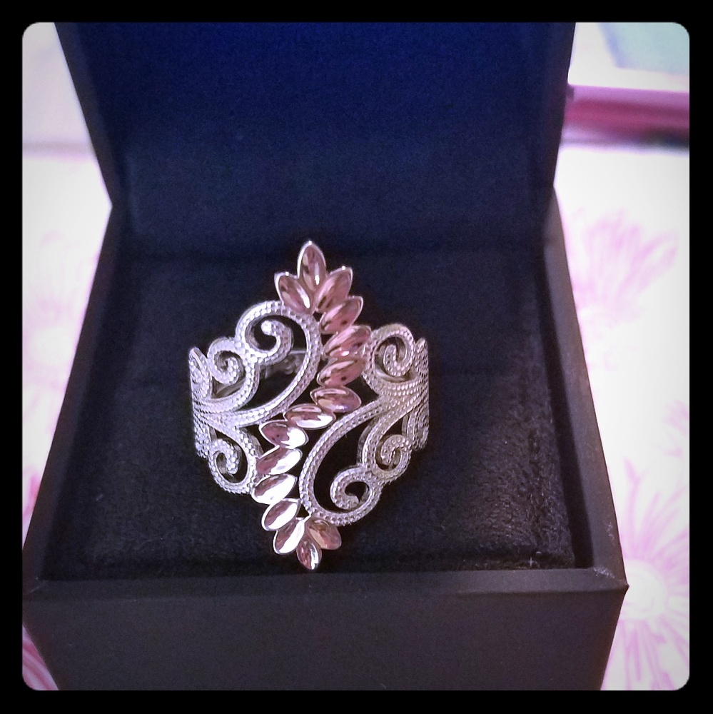 Sterling silver ring size 7 stamped.